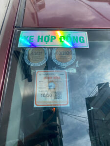 Thủ tục xin phù hiệu xe chạy hợp đồng du lịch chi tiết từ A đến Z