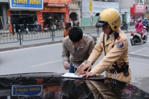 Xe Kinh Doanh Không Mua Bảo Hiểm Bị Phạt Ra Sao?
